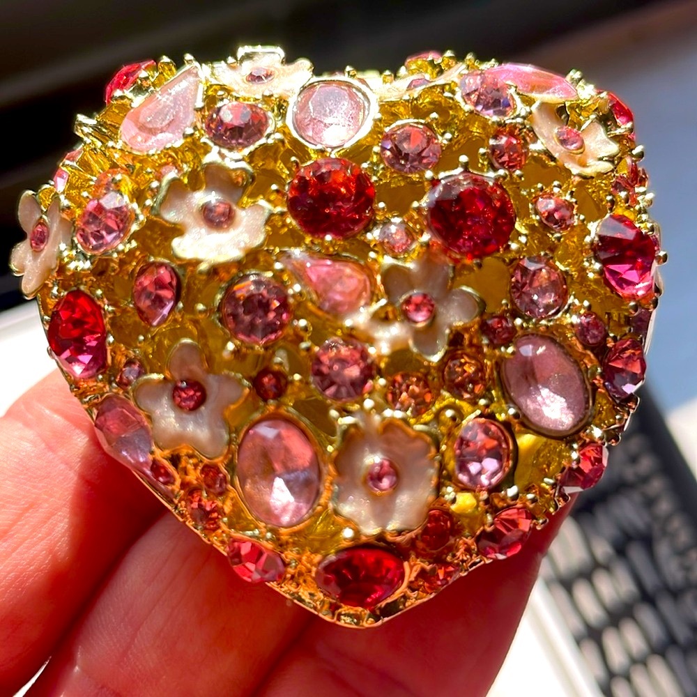 🆕 petite heart shaped gold plated pink sparkly jewelry box w magnetic closure